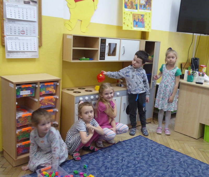 Realizacja zadania: doposażenie sal dydaktycznych